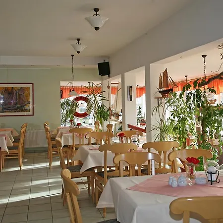 Deutsches Haus Am Fischlander Hafen 酒店 2*