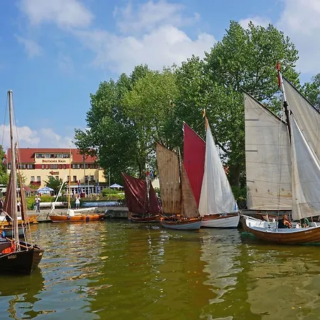 호텔 Deutsches Haus Am Fischlander Hafen 부스트로우