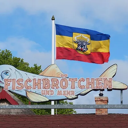호텔 Deutsches Haus Am Fischlander Hafen 2*
