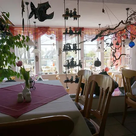 Deutsches Haus Am Fischlander Hafen 호텔 2*